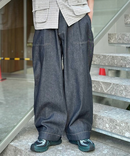 MandO（エムオー）（エムオー）の「ストライプ&無地ベイカータックデニムワイドストレートパンツ（デニムパンツ・メンズ・ブラック/ブルー系その他/インディゴブルー/ブラック系その他・SMALL/LARGE/MEDIUM）」の20枚目の写真