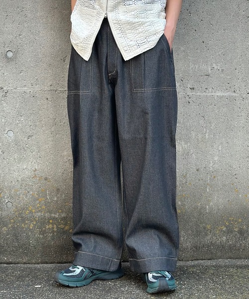 MandO（エムオー）（エムオー）の「ストライプ&無地ベイカータックデニムワイドストレートパンツ（デニムパンツ・メンズ・ブラック/ブルー系その他/インディゴブルー/ブラック系その他・SMALL/LARGE/MEDIUM）」の6枚目の写真