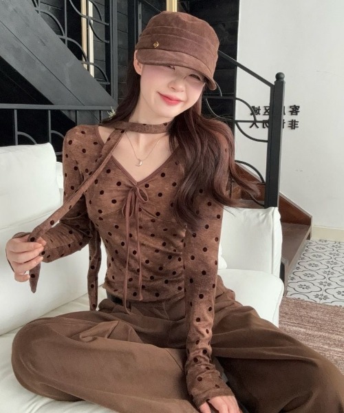 Ritzy（リッツィー）の「前身リボン Vネック トッド柄チョーカー付きロングスリーブトップス（Tシャツ/カットソー・レディース・ブラウン・L/M）」の9枚目の写真