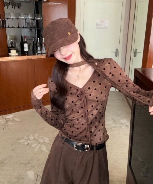 Ritzy（リッツィー）の「前身リボン Vネック トッド柄チョーカー付きロングスリーブトップス（Tシャツ/カットソー・レディース・ブラウン・L/M）」の13枚目の写真