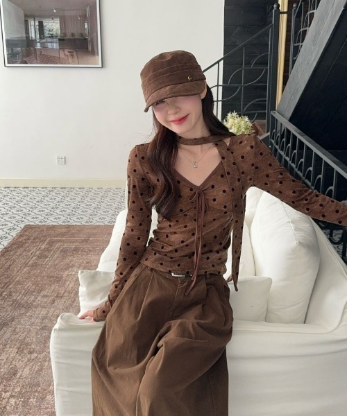 Ritzy（リッツィー）の「前身リボン Vネック トッド柄チョーカー付きロングスリーブトップス（Tシャツ/カットソー・レディース・ブラウン・L/M）」の14枚目の写真