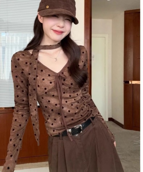 Ritzy（リッツィー）の「前身リボン Vネック トッド柄チョーカー付きロングスリーブトップス（Tシャツ/カットソー・レディース・ブラウン・L/M）」の15枚目の写真