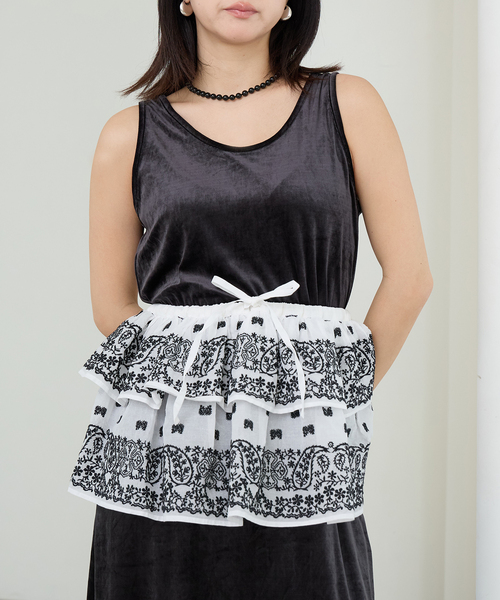 IENA LA BOUCLE(イエナラブークル)の「IENA LA BOUCLE エンブロイダリーコットンオーガンジーミニスカート(スカート・レディース・ホワイト・FREE)」の3枚目の写真