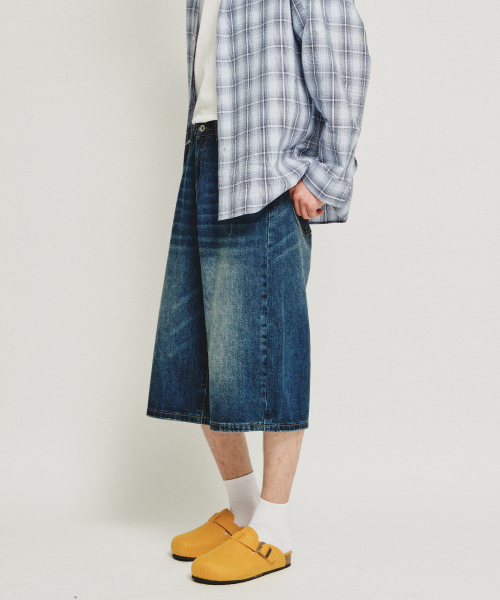 DWSE（ディーダブリューエスイー）の「ウォッシュドデニムバミューダパンツ（ブルー）（その他パンツ・メンズ・その他・SMALL/MEDIUM/LARGE/X-LARGE）」の2枚目の写真