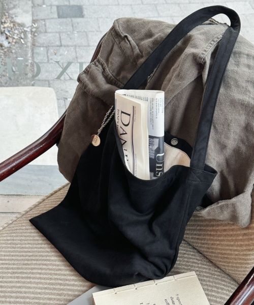 PHOENIX ORIGIN(フェニックス オリジン)の「Soft Eco Shoulder Bag - 5 Colors(ショルダーバッグ・レディース・アッシュブラウン/パープル/ブラック/ライトブルー/アイボリー・FREE)」の6枚目の写真