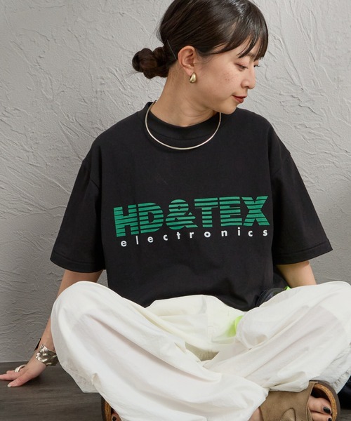 HANDTEX（ハンドテックス）の「[HANDTEX/ハンドテックス] 別注 アソート柄 スーベニアプリントTシャツ（Tシャツ/カットソー・レディース・ホワイト系/ブラック/ホワイト/オートミール/ネイビー/イエロー・F）」の4枚目の写真