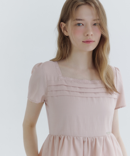MICANE(ミケーネ)の「バレリアピンタックブラウス(シャツ/ブラウス・レディース・アイボリー/スカイブルー/ピンク・X-SMALL/SMALL/MEDIUM/LARGE/X-LARGE)」の4枚目の写真
