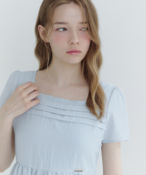 MICANE(ミケーネ)の「バレリアピンタックブラウス(シャツ/ブラウス・レディース・アイボリー/スカイブルー/ピンク・X-SMALL/SMALL/MEDIUM/LARGE/X-LARGE)」の8枚目の写真