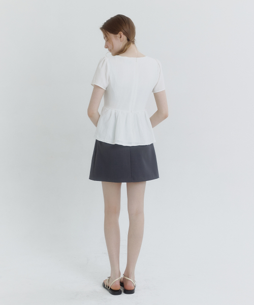 MICANE(ミケーネ)の「バレリアピンタックブラウス(シャツ/ブラウス・レディース・アイボリー/スカイブルー/ピンク・X-SMALL/SMALL/MEDIUM/LARGE/X-LARGE)」の14枚目の写真
