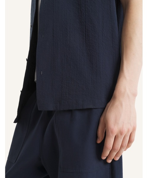 Maison Kitsune(メゾンキツネ)の「SEERSUCKER RESORT SHIRT(シャツ/ブラウス・メンズ・ベージュ/ネイビー・M/S/L)」の3枚目の写真