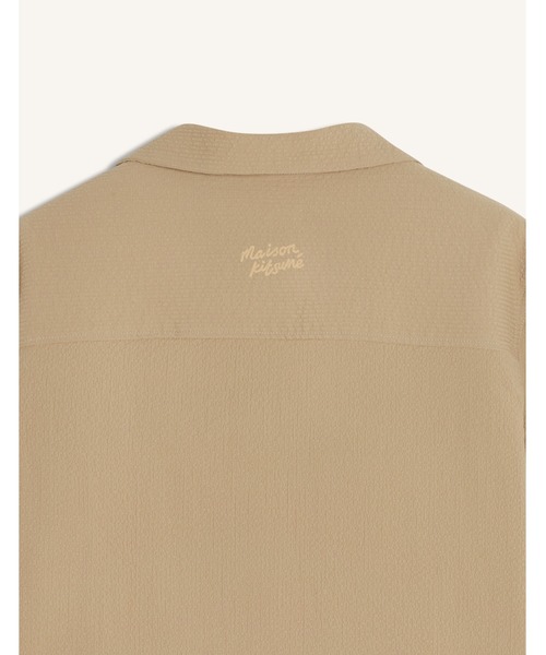 Maison Kitsune(メゾンキツネ)の「SEERSUCKER RESORT SHIRT(シャツ/ブラウス・メンズ・ベージュ/ネイビー・M/S/L)」の19枚目の写真