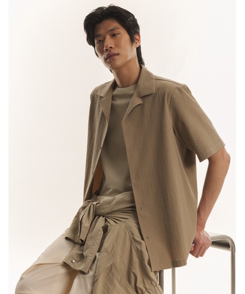 Maison Kitsune(メゾンキツネ)の「SEERSUCKER RESORT SHIRT(シャツ/ブラウス・メンズ・ベージュ/ネイビー・M/S/L)」の14枚目の写真