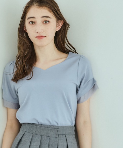 12Twelve Agenda(トゥエルブ アジェンダ)の「ハートネック異素材タックスリーブカットソープルオーバー(Tシャツ/カットソー・レディース・ネイビー/ブルー/グレー/サックスブルー/アイボリー・M)」の4枚目の写真
