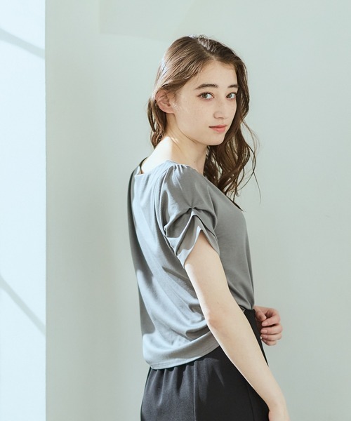 12Twelve Agenda(トゥエルブ アジェンダ)の「ハートネック異素材タックスリーブカットソープルオーバー(Tシャツ/カットソー・レディース・ネイビー/ブルー/グレー/サックスブルー/アイボリー・M)」の12枚目の写真