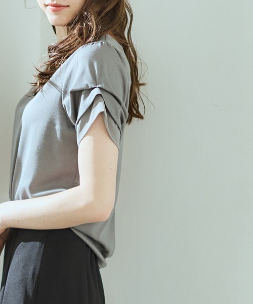 12Twelve Agenda(トゥエルブ アジェンダ)の「ハートネック異素材タックスリーブカットソープルオーバー(Tシャツ/カットソー・レディース・ネイビー/ブルー/グレー/サックスブルー/アイボリー・M)」の13枚目の写真