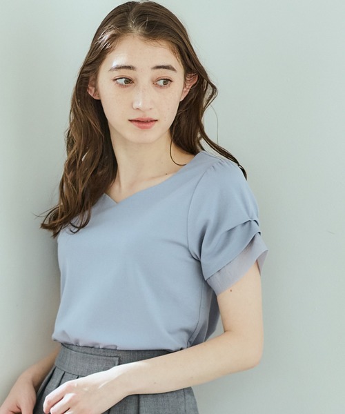 12Twelve Agenda(トゥエルブ アジェンダ)の「ハートネック異素材タックスリーブカットソープルオーバー(Tシャツ/カットソー・レディース・ネイビー/ブルー/グレー/サックスブルー/アイボリー・M)」の17枚目の写真