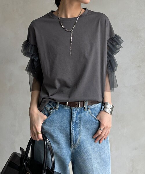 DouDou(ドゥドゥ)の「【WEB限定】チュールフリルスリーブTEE(Tシャツ/カットソー・レディース・チャコールグレー/オフホワイト/ブラック・FREE)」の3枚目の写真