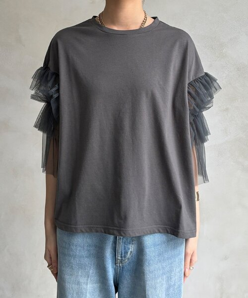 DouDou(ドゥドゥ)の「【WEB限定】チュールフリルスリーブTEE(Tシャツ/カットソー・レディース・チャコールグレー/オフホワイト/ブラック・FREE)」の11枚目の写真