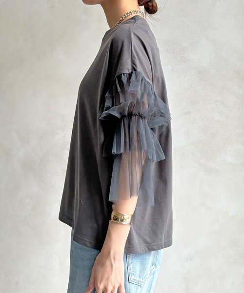 DouDou(ドゥドゥ)の「【WEB限定】チュールフリルスリーブTEE(Tシャツ/カットソー・レディース・チャコールグレー/オフホワイト/ブラック・FREE)」の10枚目の写真