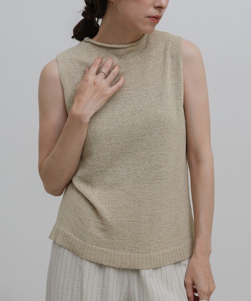 select MOCA(セレクトモカ)の「リネンライククルーネックノースリーブニット(ニット/セーター・レディース・ベージュ/ブラック/ブラウン・FREE)」の3枚目の写真