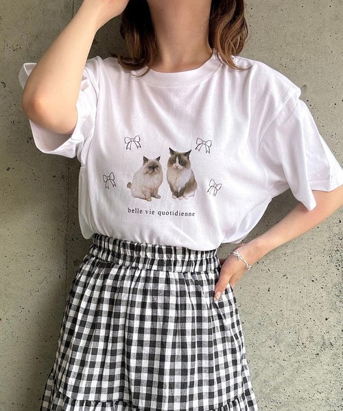 boemy(ボエミー)の「CAT×RIBBONデザイン半袖Tシャツ(Tシャツ/カットソー・レディース・ホワイト・LARGE/MEDIUM)」の3枚目の写真