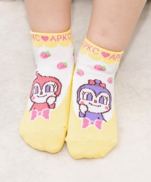 ANPANMAN KIDS COLLECTION(アンパンマンキッズコレクション)の「パンプス風ショートソックス(ソックス/靴下・キッズ・ピンク/イエロー・13-15cm/15-17cm/11-13cm)」の2枚目の写真