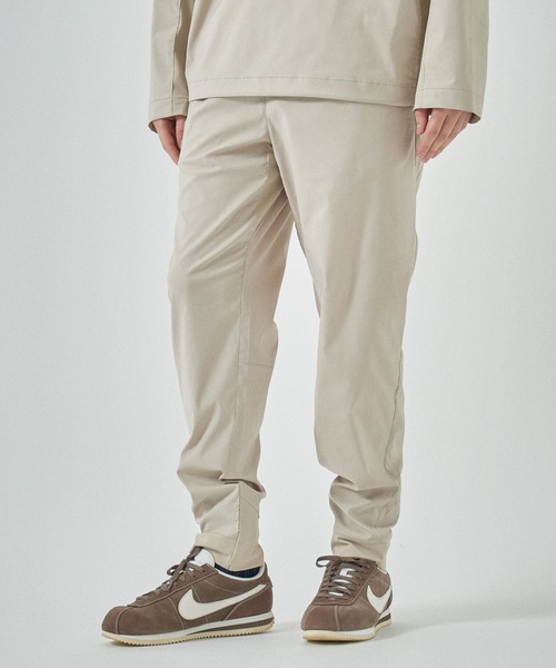 N.HOOLYWOOD(N.ハリウッド)の「【N.HOOLYWOOD】9251-CP05-001 EASY PANTS(カーゴパンツ・メンズ・ダークグレー/ブラック/ベージュ・38)」の1枚目の写真
