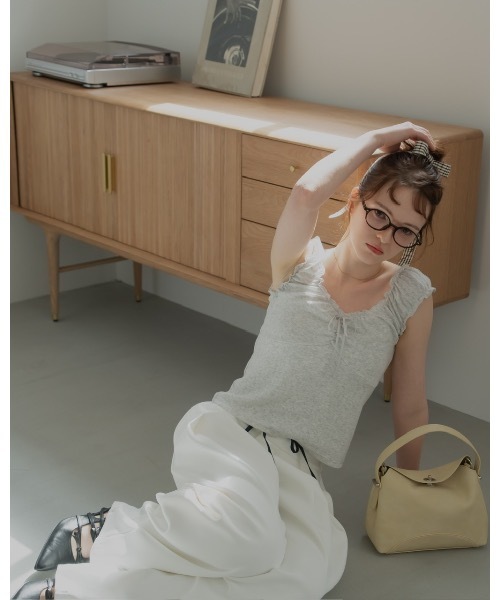 JUMELLE(ジュメロ)の「フリルギャザータンクトップ(タンクトップ・レディース・アイボリー/クリーム・FREE)」の7枚目の写真