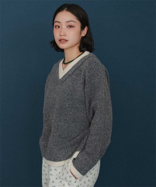 miette(ミエット)の「ダブルカラーVネックニットプルオーバー(ニット/セーター・レディース・ブラック/ライトグレー/チャコール・FREE)」の19枚目の写真