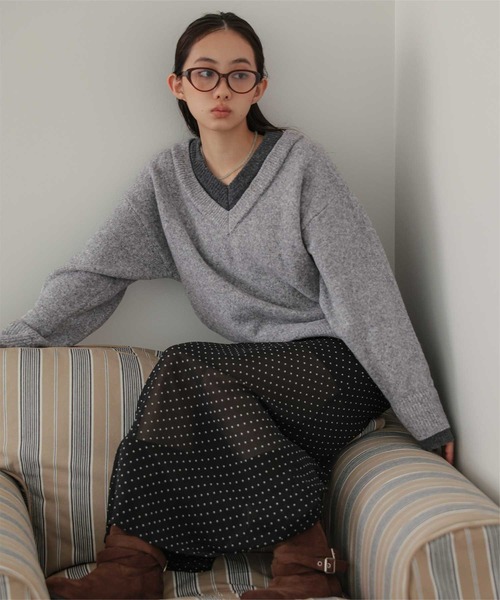 miette(ミエット)の「ダブルカラーVネックニットプルオーバー(ニット/セーター・レディース・ブラック/ライトグレー/チャコール・FREE)」の10枚目の写真