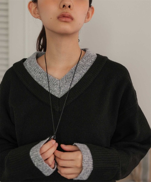 miette(ミエット)の「ダブルカラーVネックニットプルオーバー(ニット/セーター・レディース・ブラック/ライトグレー/チャコール・FREE)」の8枚目の写真