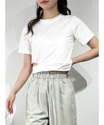 クロップド丈アシンメトリーTシャツ