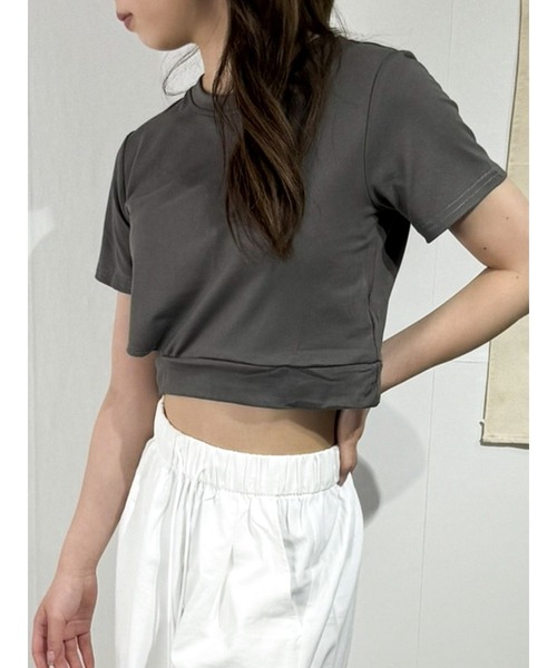 marcydorn(マーシードルン)の「クロップド丈アシンメトリーTシャツ(Tシャツ/カットソー・レディース・ホワイト/グレー・ONE SIZE)」の9枚目の写真