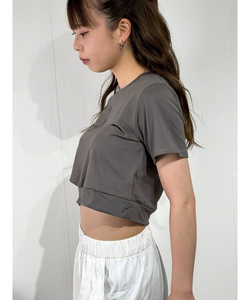 marcydorn(マーシードルン)の「クロップド丈アシンメトリーTシャツ(Tシャツ/カットソー・レディース・ホワイト/グレー・ONE SIZE)」の13枚目の写真