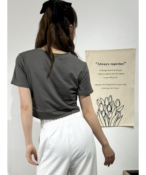 marcydorn(マーシードルン)の「クロップド丈アシンメトリーTシャツ(Tシャツ/カットソー・レディース・ホワイト/グレー・ONE SIZE)」の16枚目の写真