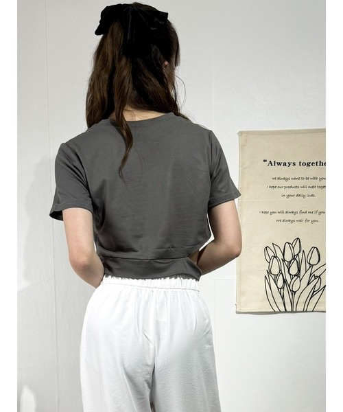 marcydorn(マーシードルン)の「クロップド丈アシンメトリーTシャツ(Tシャツ/カットソー・レディース・ホワイト/グレー・ONE SIZE)」の18枚目の写真