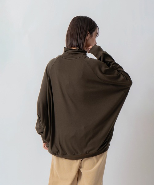 Kelen(ケレン)の「「KELEN / ケレン」ドルマンスリーブハイネックトップス(Tシャツ/カットソー・レディース・カーキ/ブラック/チャコールグレー/ライトベージュ・S/M)」の15枚目の写真