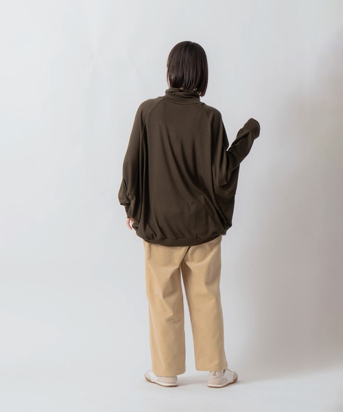 Kelen(ケレン)の「「KELEN / ケレン」ドルマンスリーブハイネックトップス(Tシャツ/カットソー・レディース・カーキ/ブラック/チャコールグレー/ライトベージュ・S/M)」の16枚目の写真