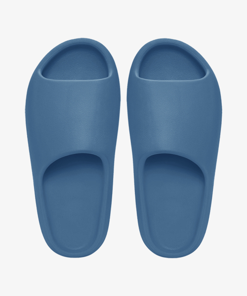 Yeezy(イージー)の「YS-01 Blue(サンダル・レディース・その他・8/13/12/11/10)」の2枚目の写真