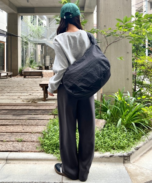 wears(ウェアーズ)の「【A4収納可・軽量】大容量ムーンショルダーバッグ(ショルダーバッグ・レディース・ブラック/ブラウン/カーキ/ベージュ・FREE)」の22枚目の写真