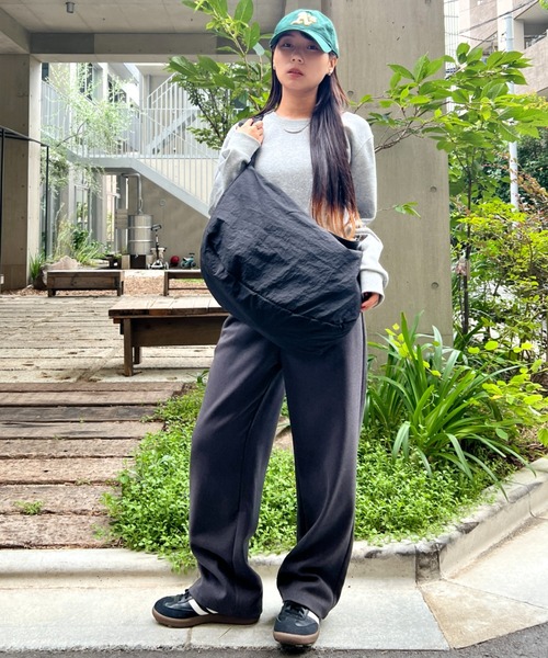 wears(ウェアーズ)の「【A4収納可・軽量】大容量ムーンショルダーバッグ(ショルダーバッグ・レディース・ブラック/ブラウン/カーキ/ベージュ・FREE)」の20枚目の写真