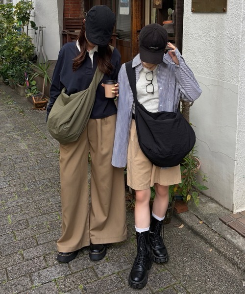wears(ウェアーズ)の「【A4収納可・軽量】大容量ムーンショルダーバッグ(ショルダーバッグ・レディース・ブラック/ブラウン/カーキ/ベージュ・FREE)」の18枚目の写真