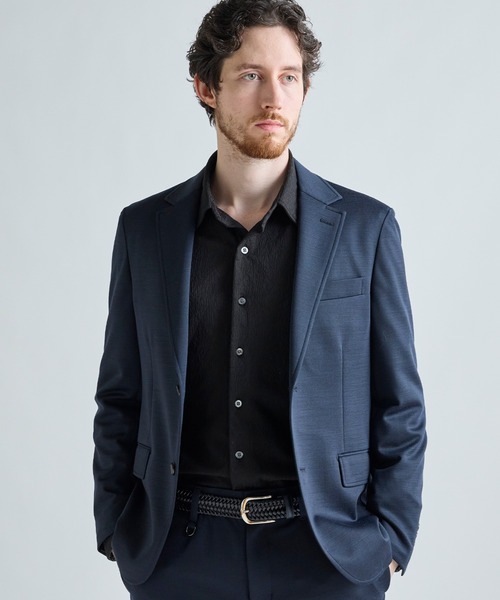 MEN'S BIGI(メンズビギ)の「《別注》COLE HAAN ウールブレンドシャイニーポンチセットアップジャケット(テーラードジャケット・メンズ・ブラウン/ネイビー/チャコールグレー・04/01/03/02)」の3枚目の写真