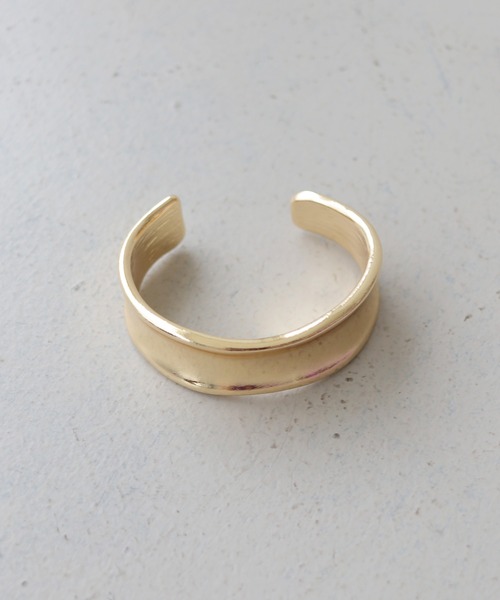 cheriella(シェリエラ)の「【cheriella】メタルワイドバングル METAL WIDE BANGLE(ブレスレット・レディース・ゴールド・FREE)」の11枚目の写真