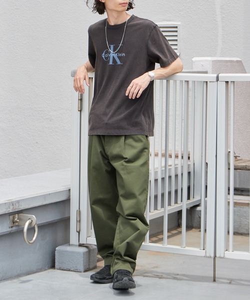 Calvin Klein（カルバン・クライン）の「Calvin Klein/カルバンクライン SS 20S ACID WASH MONOLOGO GRAPHIC TEE ショートスリーブ20SモノグラムTシャツ アシッドウォッシュ モノロゴ グラフィック Tシャツ 半袖 クルーネック フロント プリント メンズ レディース 2026年 夏 夏服（Tシャツ/カットソー・メンズ・ブラック/ブルー/ネイビー・S/M/L/XL）」の17枚目の写真