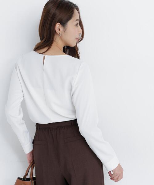 NATURAL BEAUTY BASIC(ナチュラルビューティーベーシック)の「パールポイントブラウス(シャツ/ブラウス・レディース・ベージュ/オフホワイト/ネイビー/ピンク・SMALL/MEDIUM)」の22枚目の写真