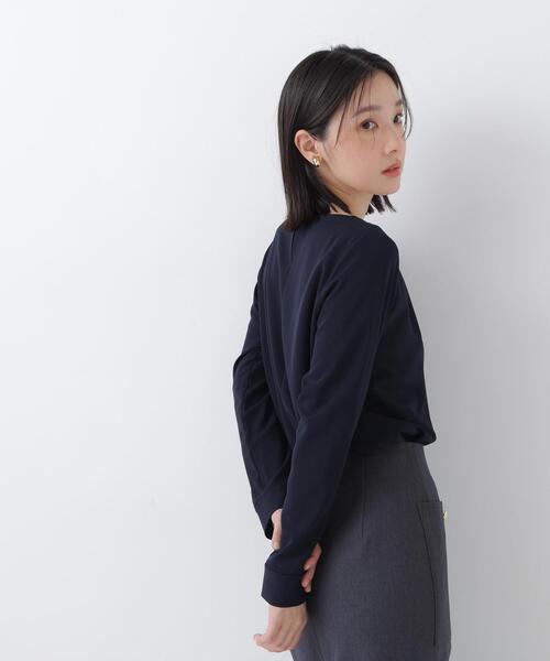 NATURAL BEAUTY BASIC(ナチュラルビューティーベーシック)の「パールポイントブラウス(シャツ/ブラウス・レディース・ベージュ/オフホワイト/ネイビー/ピンク・SMALL/MEDIUM)」の8枚目の写真