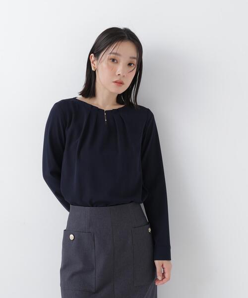 NATURAL BEAUTY BASIC(ナチュラルビューティーベーシック)の「パールポイントブラウス(シャツ/ブラウス・レディース・ベージュ/オフホワイト/ネイビー/ピンク・SMALL/MEDIUM)」の13枚目の写真