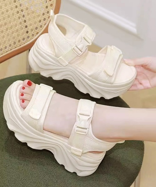 Miniministore（ミニミニストア）の「厚底スポーツサンダル 波形ソールスポサン（サンダル・レディース・アイボリー/ブラック・24.5cm/24.0cm/23.5cm/23.0cm/22.5cm）」の2枚目の写真
