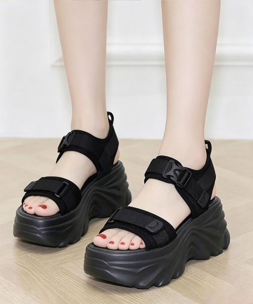 Miniministore（ミニミニストア）の「厚底スポーツサンダル 波形ソールスポサン（サンダル・レディース・アイボリー/ブラック・24.5cm/24.0cm/23.5cm/23.0cm/22.5cm）」の22枚目の写真